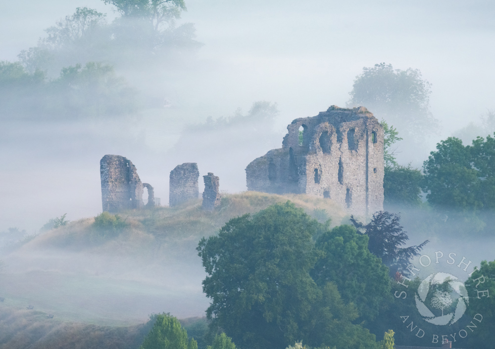 A magical start to the day at Clun Castle